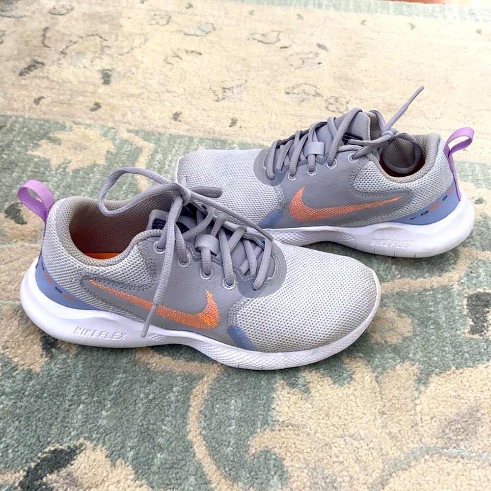 Pastel Nike sneakers 6.5.  Like new